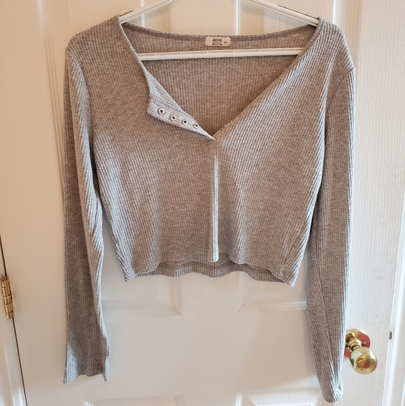 Gray Ribbed Long Sleeve CropTop - Picture 2 of 2